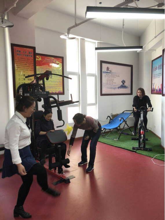 魅力女性、快樂巾幗